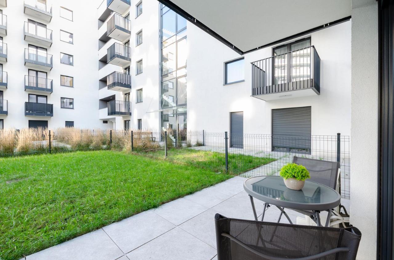 Sky Home- Rose Apartament -Manufaktura, Bezplatny Parking, Klima, Dostep Na Kod Lodz  Exterior photo