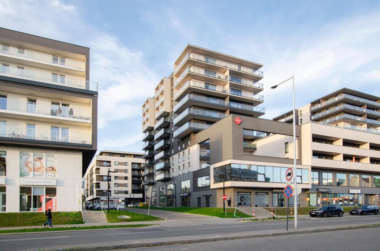 Sky Home- Rose Apartament -Manufaktura, Bezplatny Parking, Klima, Dostep Na Kod Lodz  Exterior photo