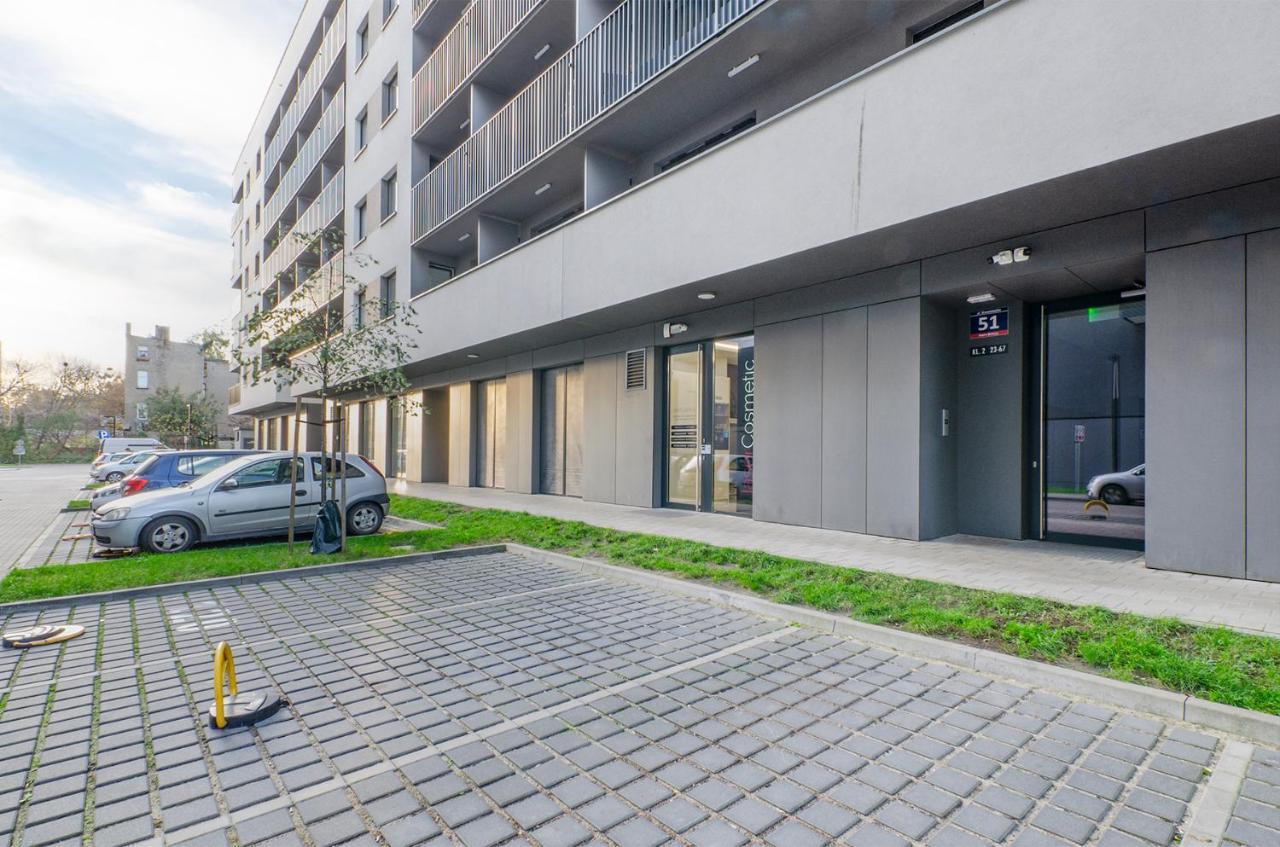 Sky Home- Rose Apartament -Manufaktura, Bezplatny Parking, Klima, Dostep Na Kod Lodz  Exterior photo
